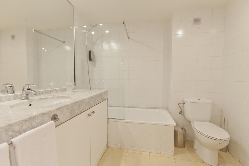 Splendom Suites Pau Claris Barcelona Exterior photo
