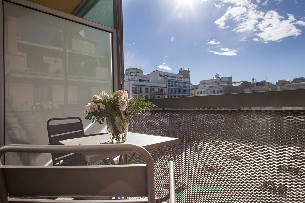 Splendom Suites Pau Claris Barcelona Exterior photo